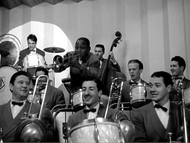Flick Review < Ball of Fire | Howard Hawks, 1941 20 Flick Review < Ball of Fire | Howard Hawks, 1941 Ball%2Bof%2BFire