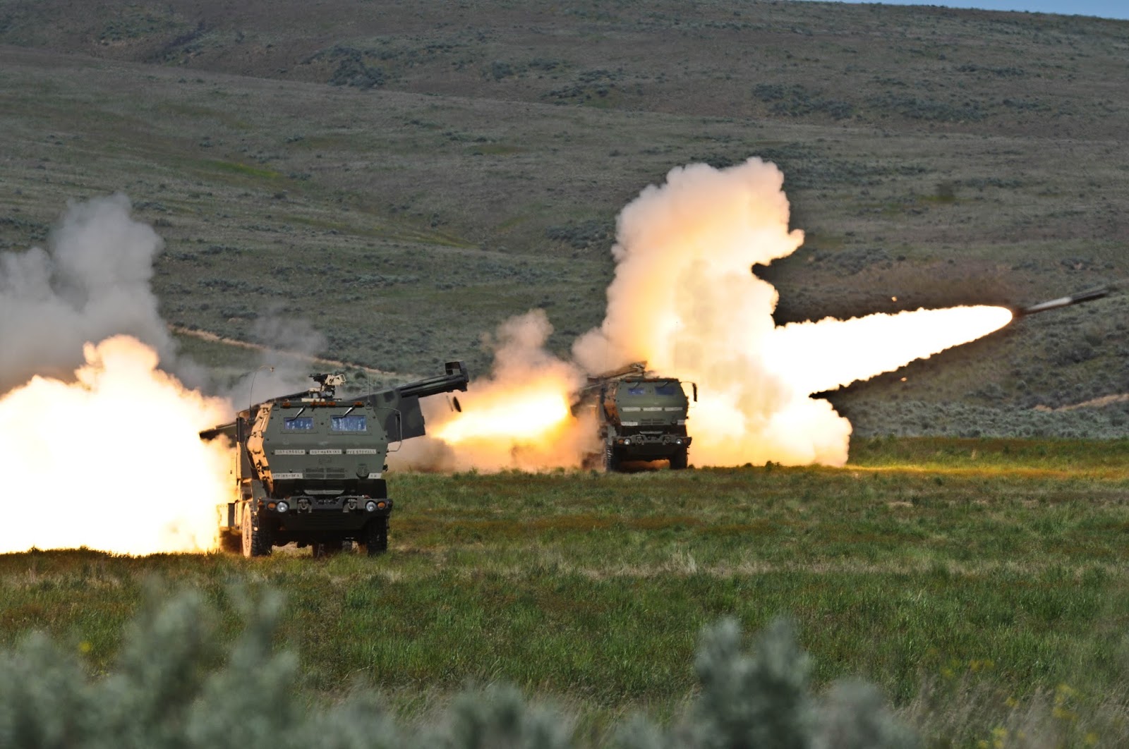 Full Frame Multiple Rocket Launcher Duel M142 HIMARS vs ASTROS II