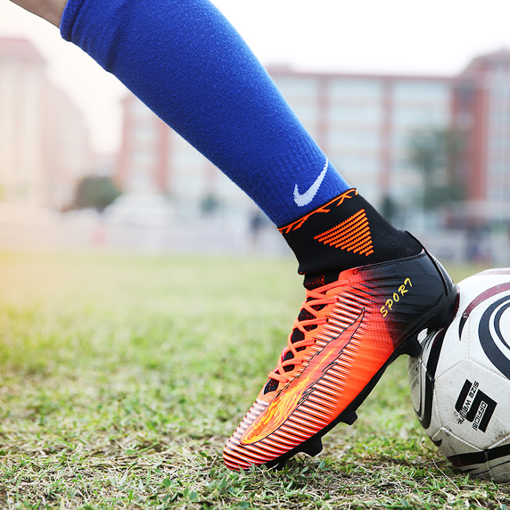 faulty nike football boots