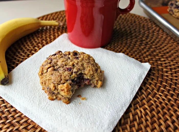 Renee's Kitchen Adventures: Blackberry Oatmeal Breakfast Cookies.  Hearty "cookies" perfect for an on-the-go breakfast.  #cookies #breakfast