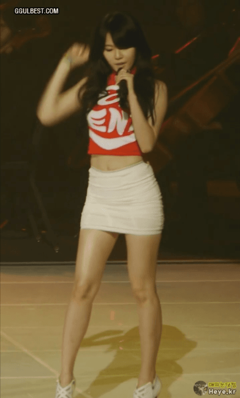 Hyeona Tight Mini Skirt .gif.