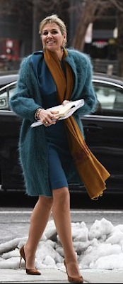 Tenue Natan / escarpins Gianvito Rossi