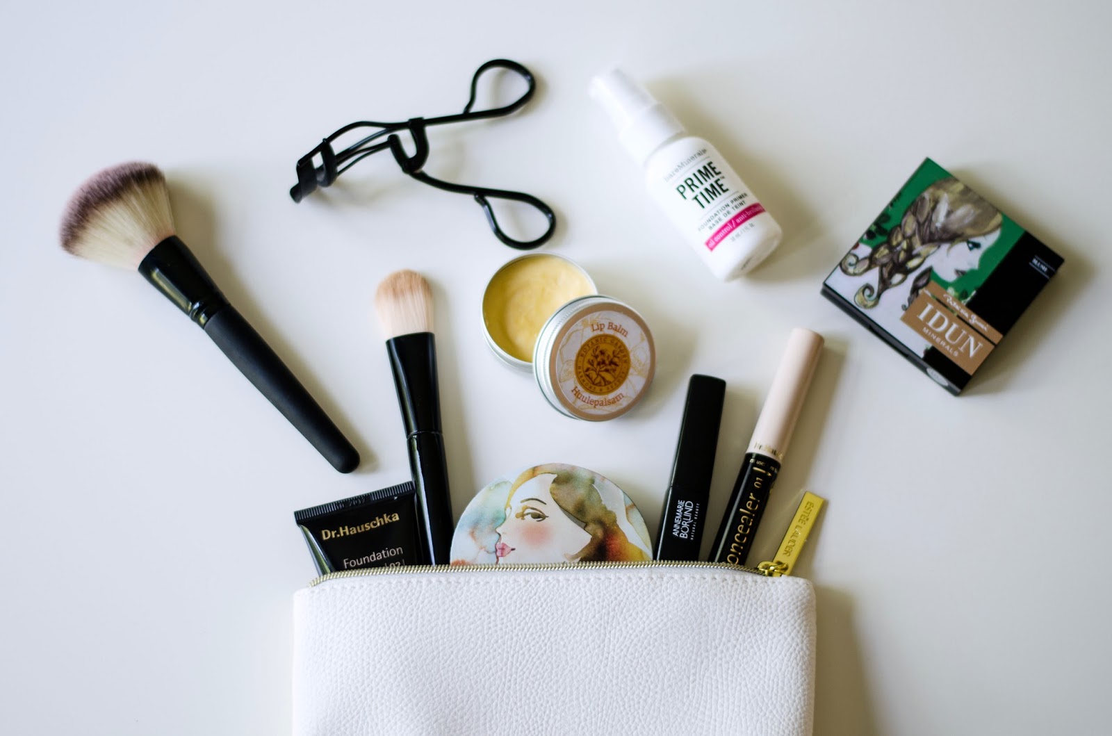 natural make up products inside make up purse