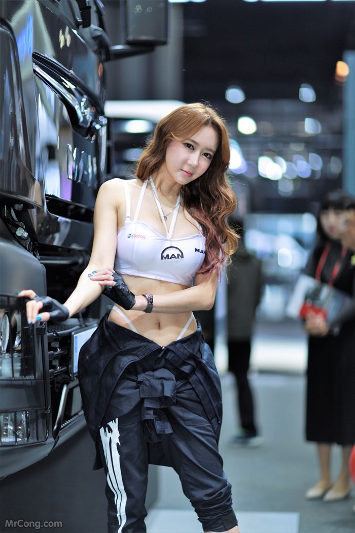 Han Chae Yee Beauty at the Seoul Motor Show 2017 (123 photos)