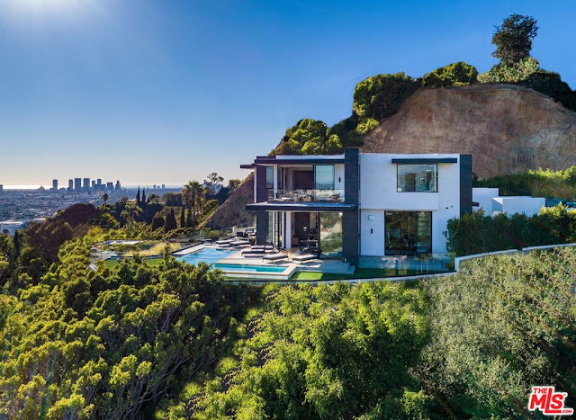 10,000 Square Foot Contemporary-Style Hilltop Mansion In Los Angeles ...