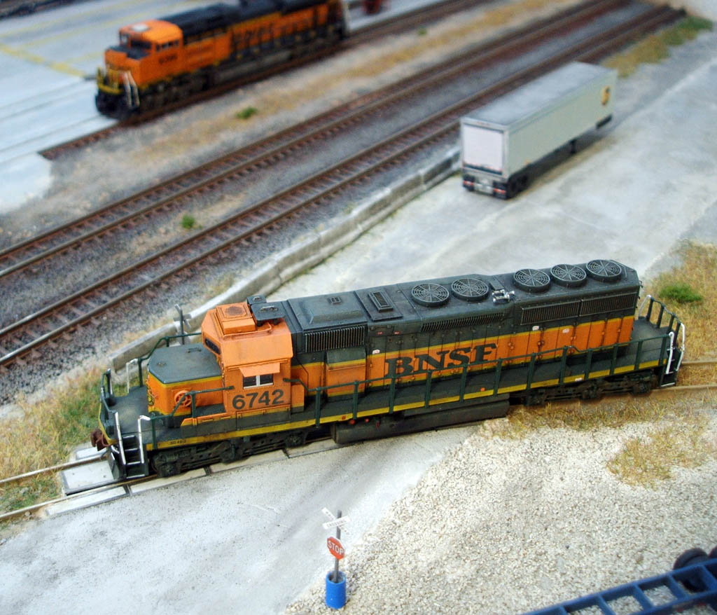 Land Sea Air & Space BNSF 6742, SD402 Kato N scale