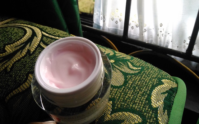 Review Sakura Collagen Anti AGE`s Cream