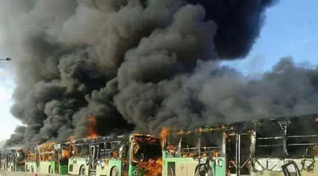 Satu Sopir Bus Tewas Ditembak Saat Evakuasi Warga Aleppo Satu Sopir Bus Tewas Ditembak Saat Evakuasi Warga Aleppo