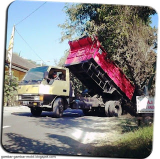 Mobil truk jomplang 8