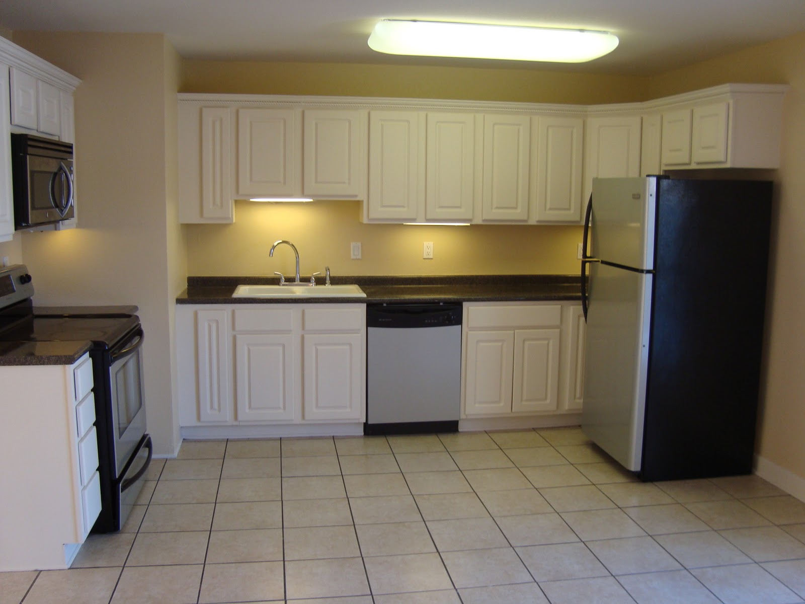 Oxford Square Townhomes Condo Pictures