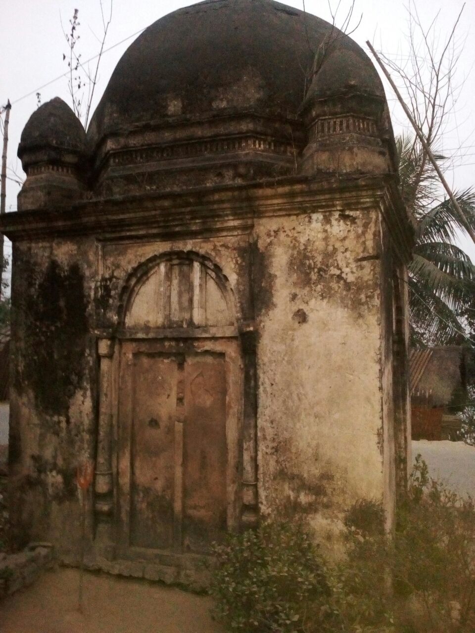 Azimganj Jiaganj Murshidabad गयसाबाद के प्राचीन जैन मंदिर का ध्वंसावशेष