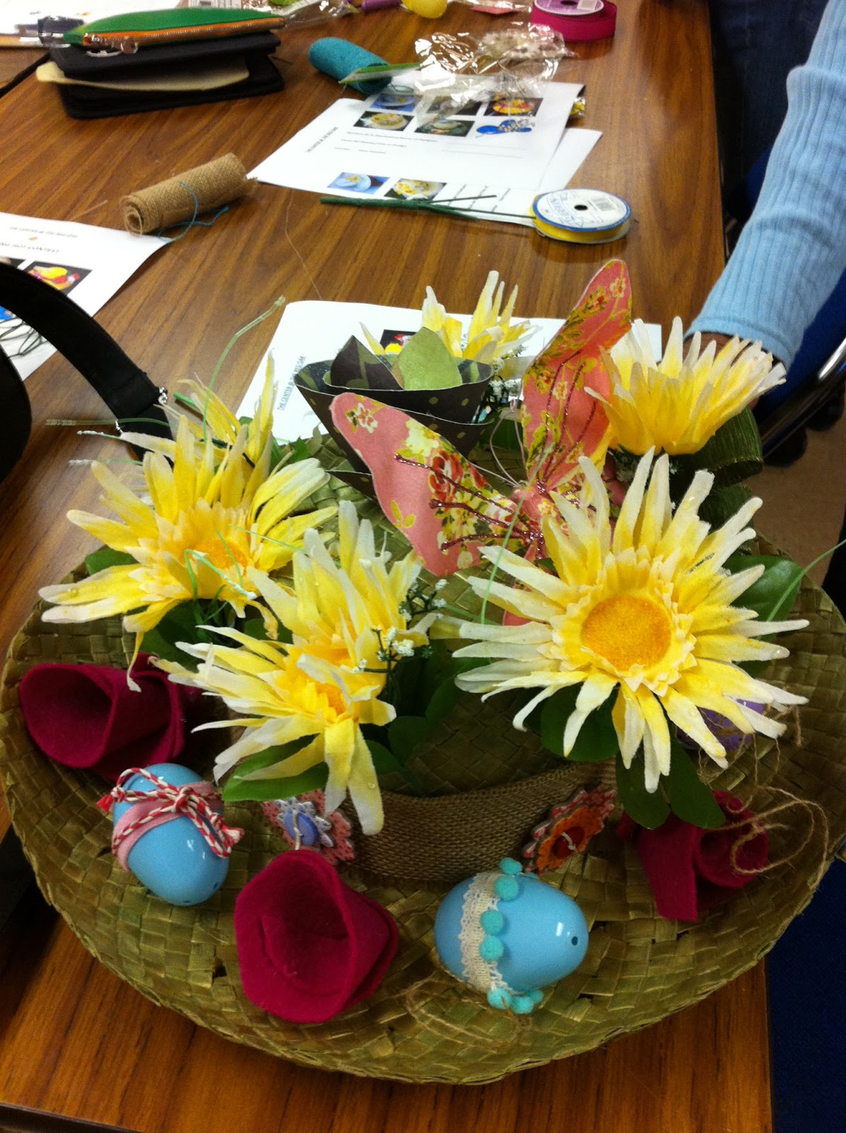 ElizEliz and ALL THAT CRAFT Spring hats ,flowers and some wonderful