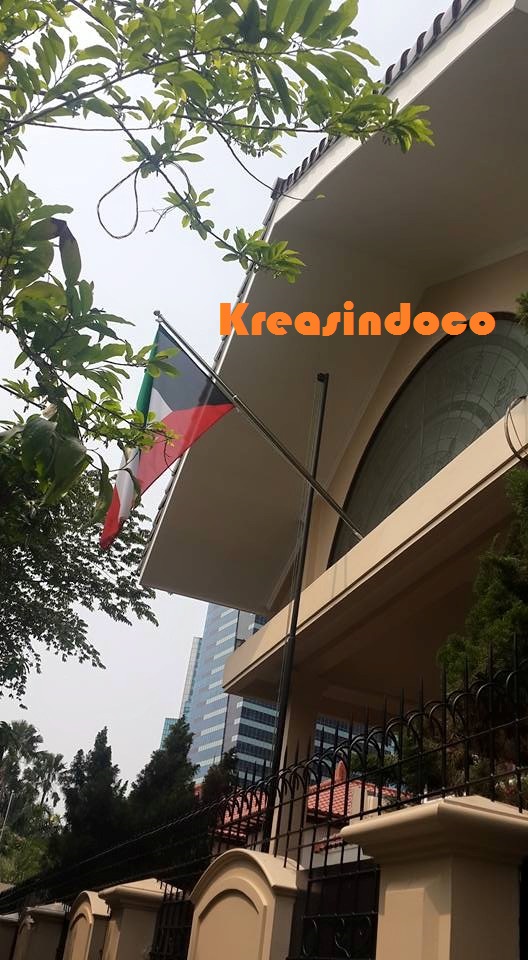 Tiang Bendera Pemasangan di Kedutaan Besar Negara Kuwait Kuningan Jakarta Selatan