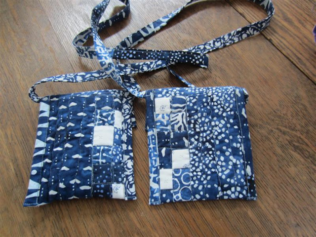 Crafty Sewing & Quilting: Hodgepodge Patchwork -- Cell Phone Purses