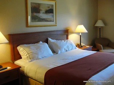 guest room at Gold Miners Inn in Grass Valley, California