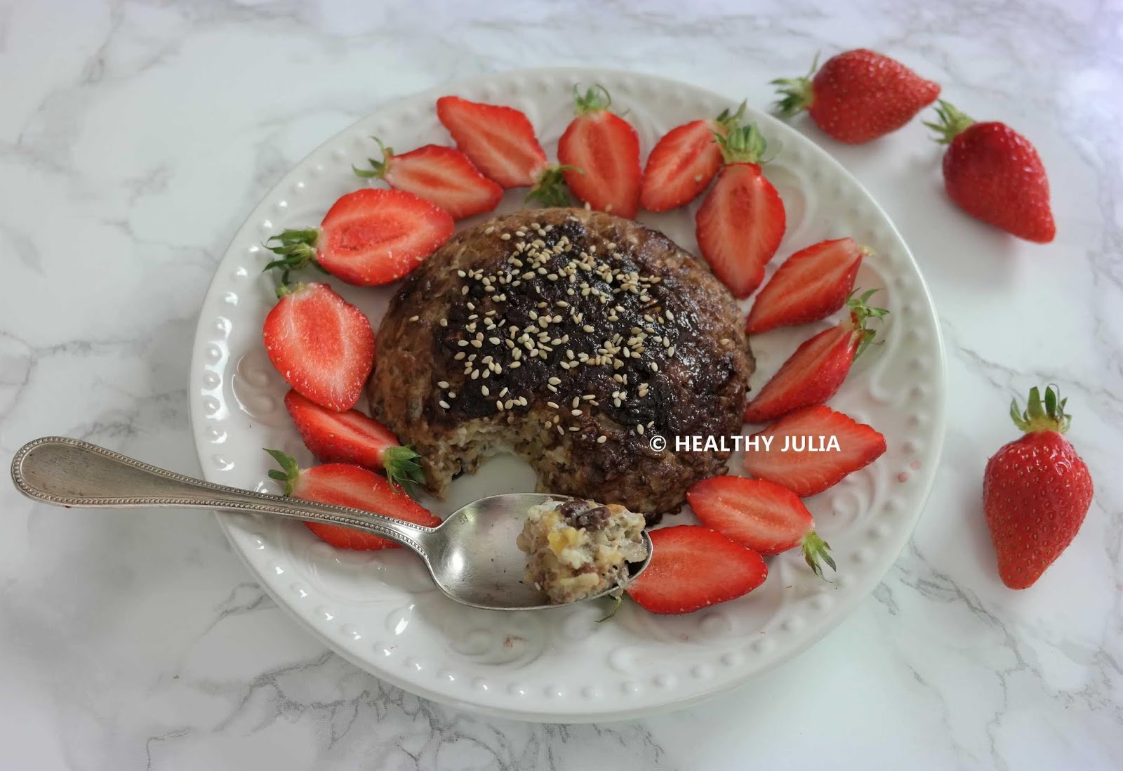 COOKING JULIA BOWL CAKE AU MUESLI, CHOCOLAT ET FRAISES