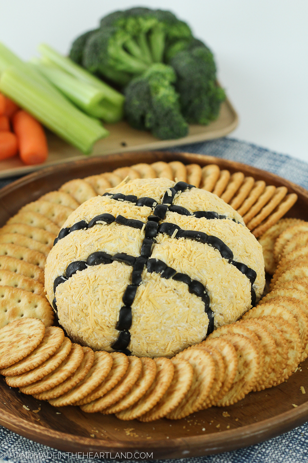 A perfect March madness appetizer! This french onion cheeseball is a crowd pleaser!