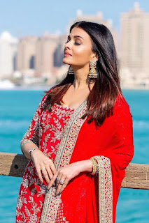 Actress Aishwarya Rai Cute HD Photoshoot In Red Dress Actress Aishwarya Rai Cute HD Photoshoot In Red Dress