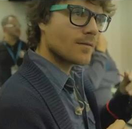 Dani Martín con gafas Opticalia