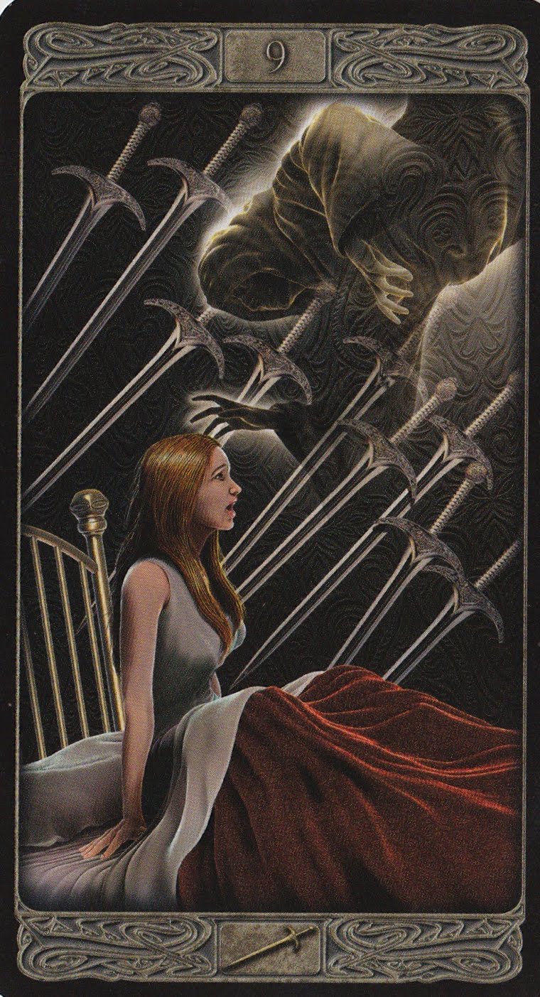 Таро девятка мечей арт нуво. Девятка мечей таро фэнтези. Карта таро 9 мечей. Карта таро девятка мечей. Сочетание 5 мечей.