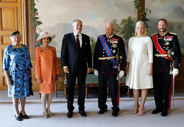 King Harald, Queen Sonja, Crown Prince Haakon, Crown Princess Mette-Marit and Princess Astrid, Mrs Ferner welcomed President Andrej Kiska