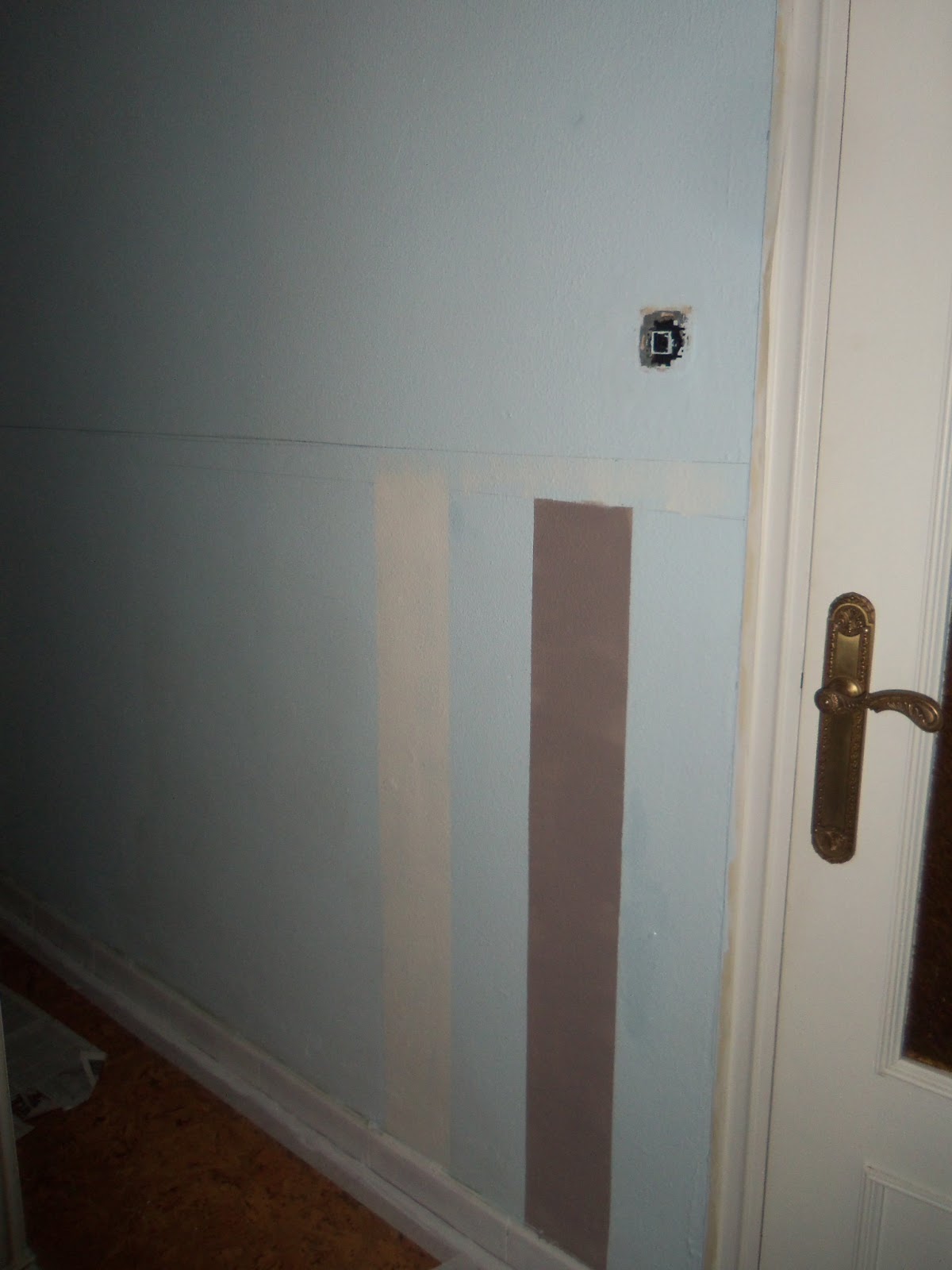 Páxaros en la cabeza: Habitación con rayas