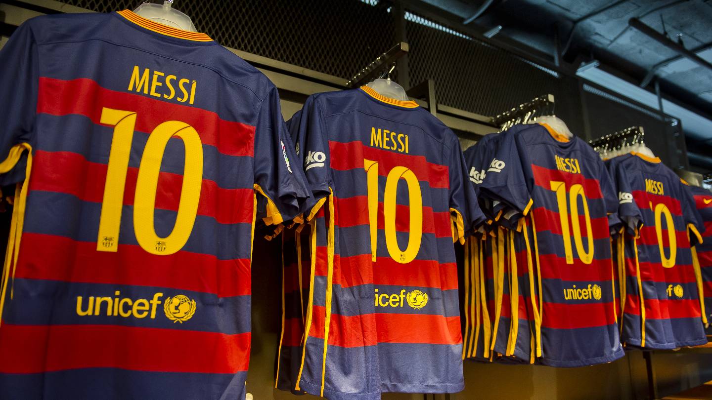Begin Gespecificeerd Jaarlijks Revolutionary FC Barcelona 15-16 Kits Released - Footy Headlines