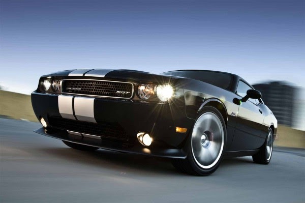 2012 Dodge Challenger SRT8 392 jpg (600x399)
