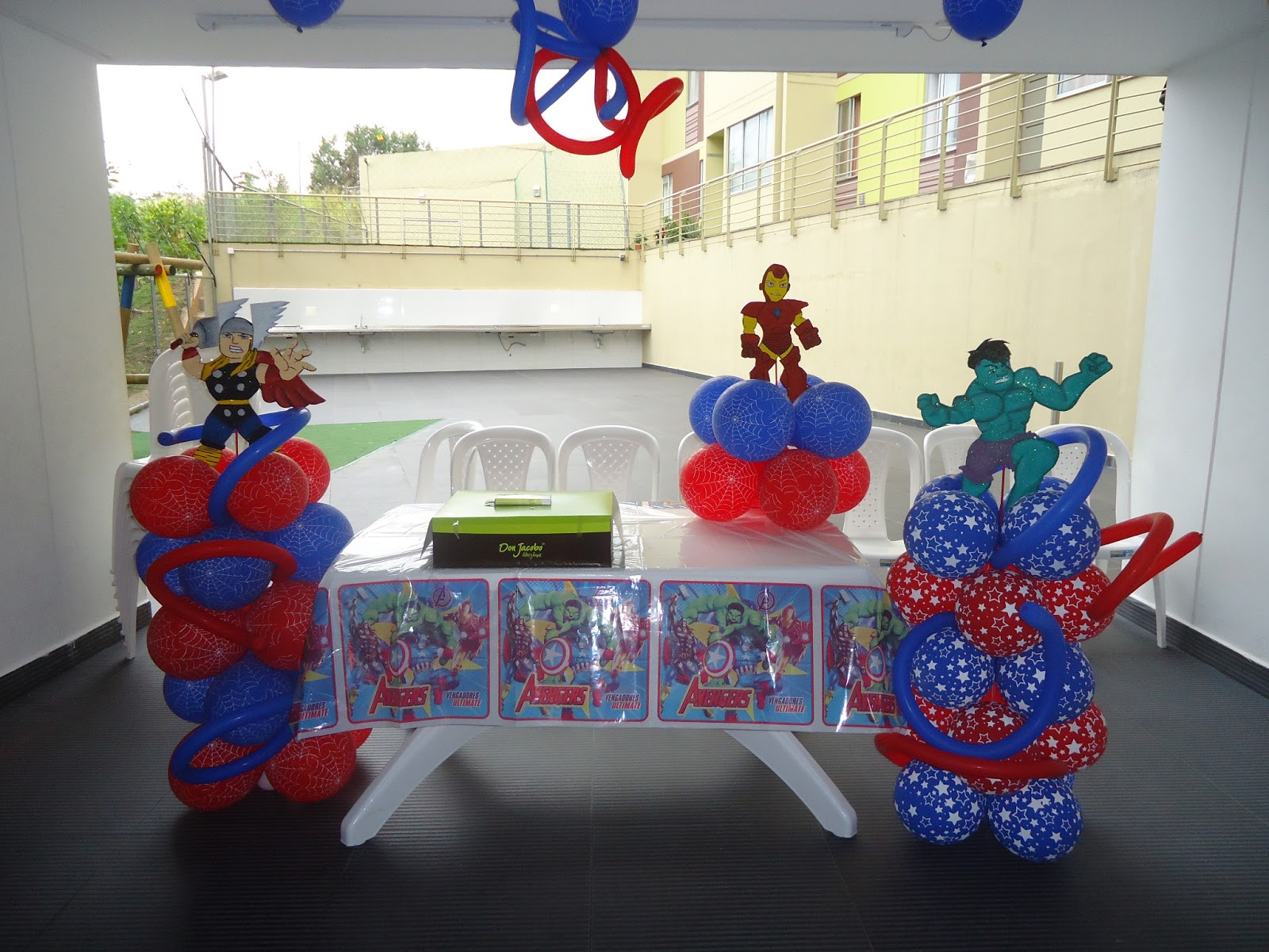 DECORACIÓN CON BOMBAS :::..: DECORACIÓN LOS VENGADORES PARA CUMPLEAÑOS.