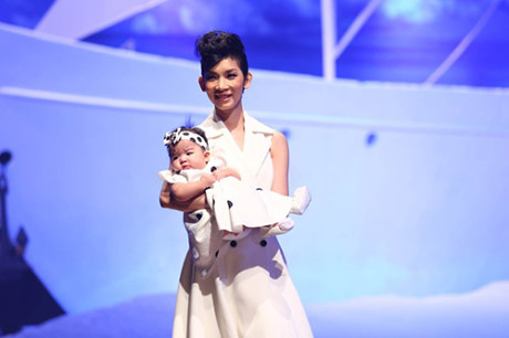 Sao Việt rộ mốt mang con lên sàn diễn thời trang - Ảnh 12 Sao Viet ro mot mang con len san dien thoi trang - Anh 12