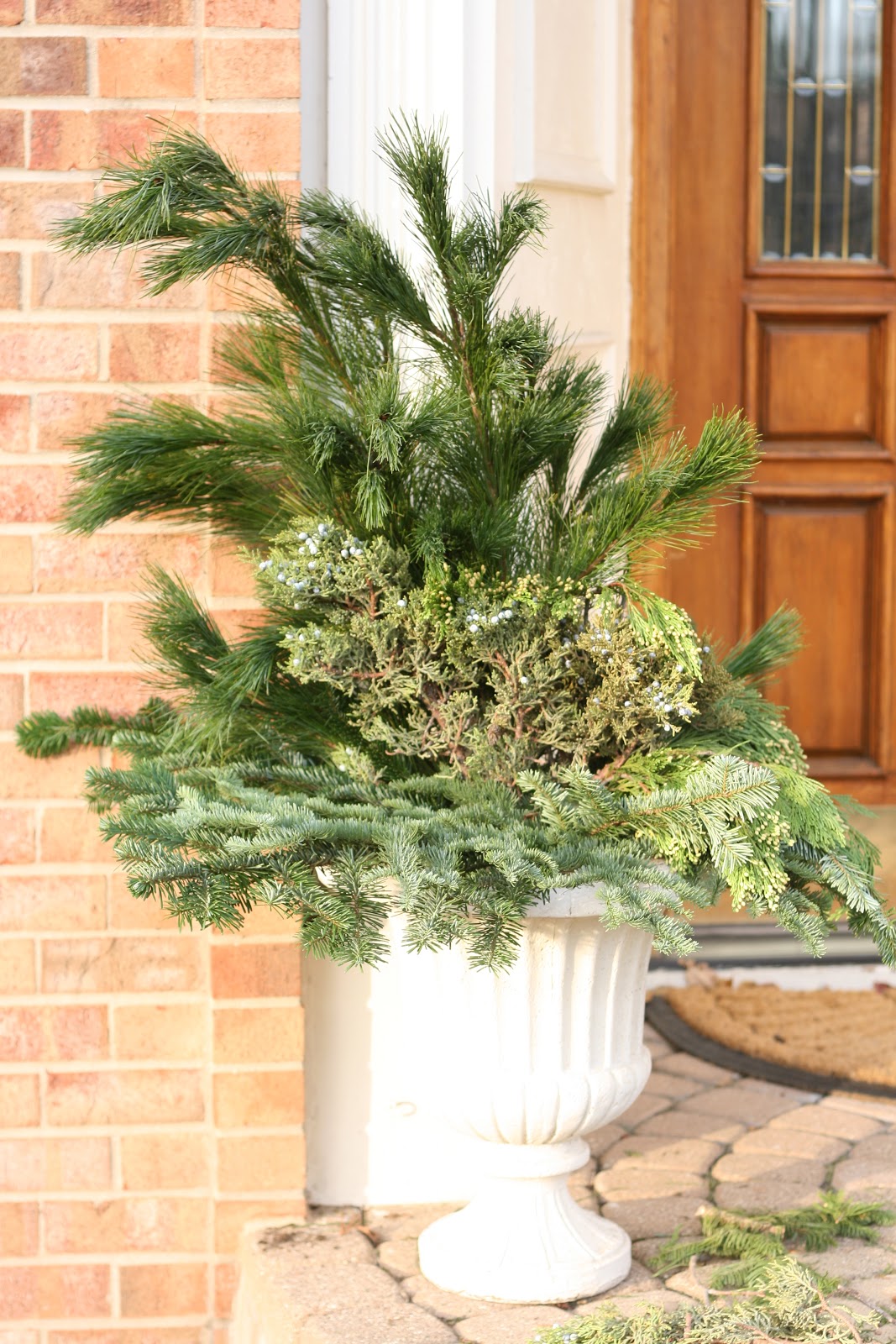 Monograms 'n Mud Evergreen Urn/ Planter Tutorial