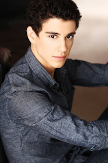 Biografía de Adam DiMarco 4 Fotos Adam DiMarco 5