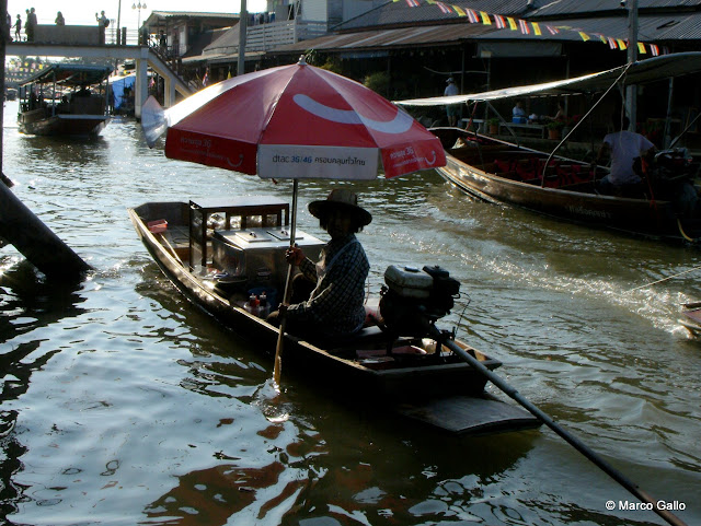 MERCADO FLOTANTE DE AMPHAWA. TAILANDIA