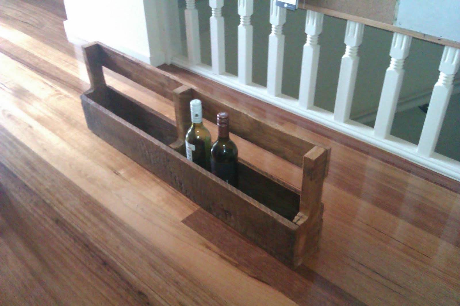 The Re-Workshop: Wine Shelf - Wood pallet