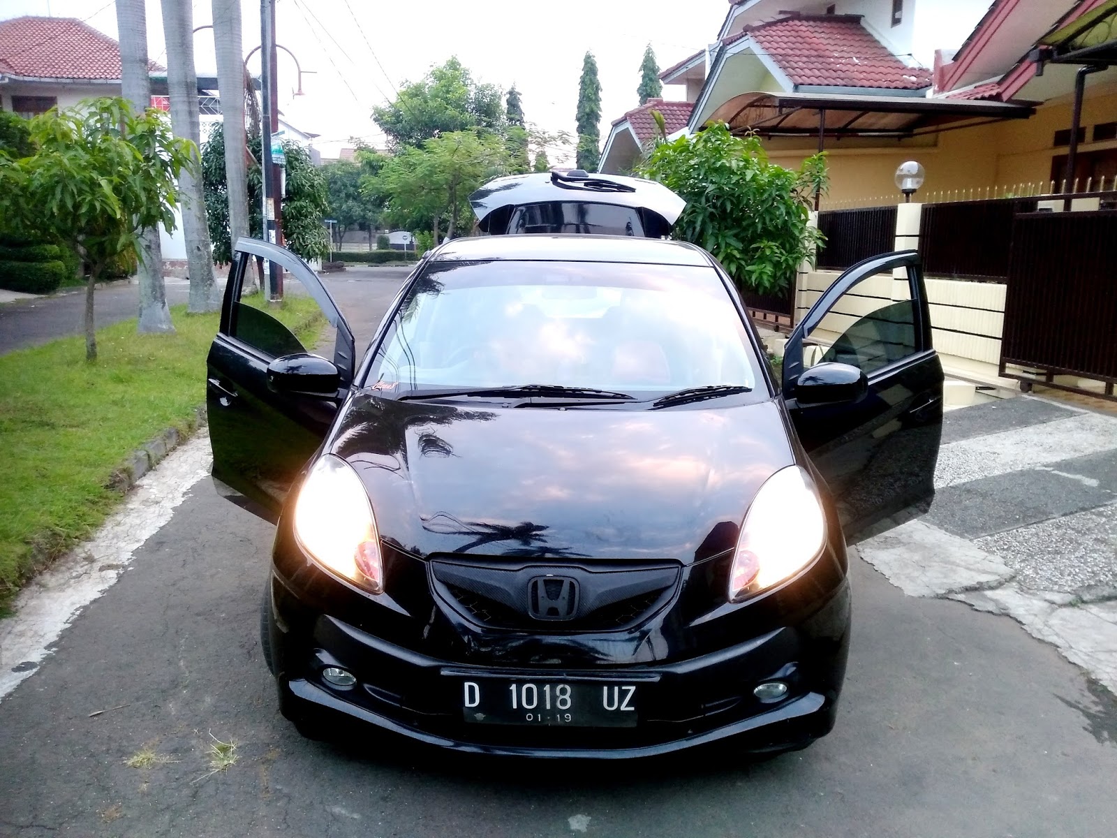 . Dijual Brio Satya E Double Airbag,Weaper belakang,Foghlamp,Velg