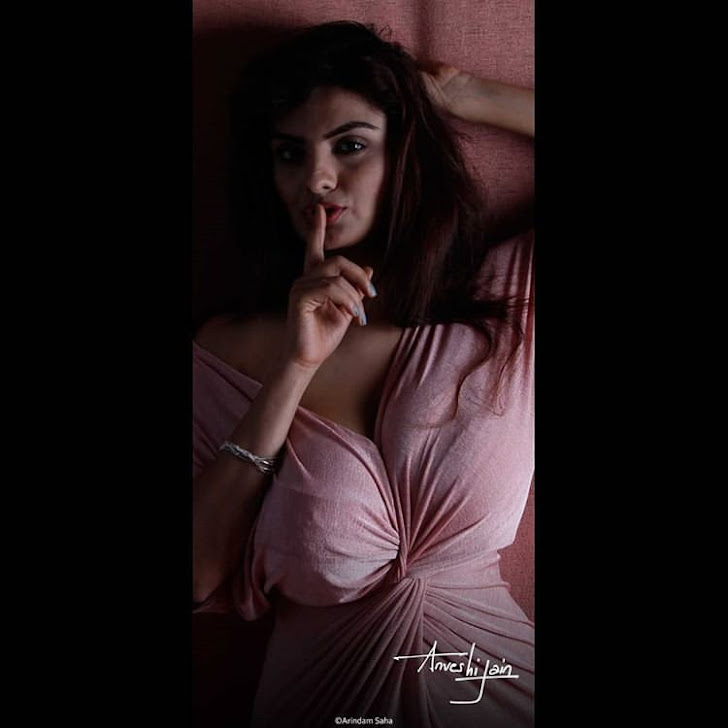 Anveshi Jain Hot Photos, Gandi Baat Season 2 Actress Sexy 5