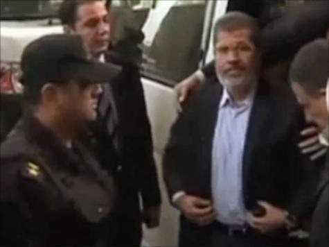 تأجيل محاكمة مرسي بسبب الطقس