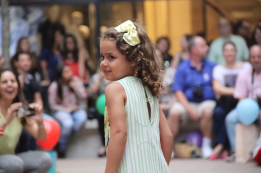 passarela roupas infantil feminina