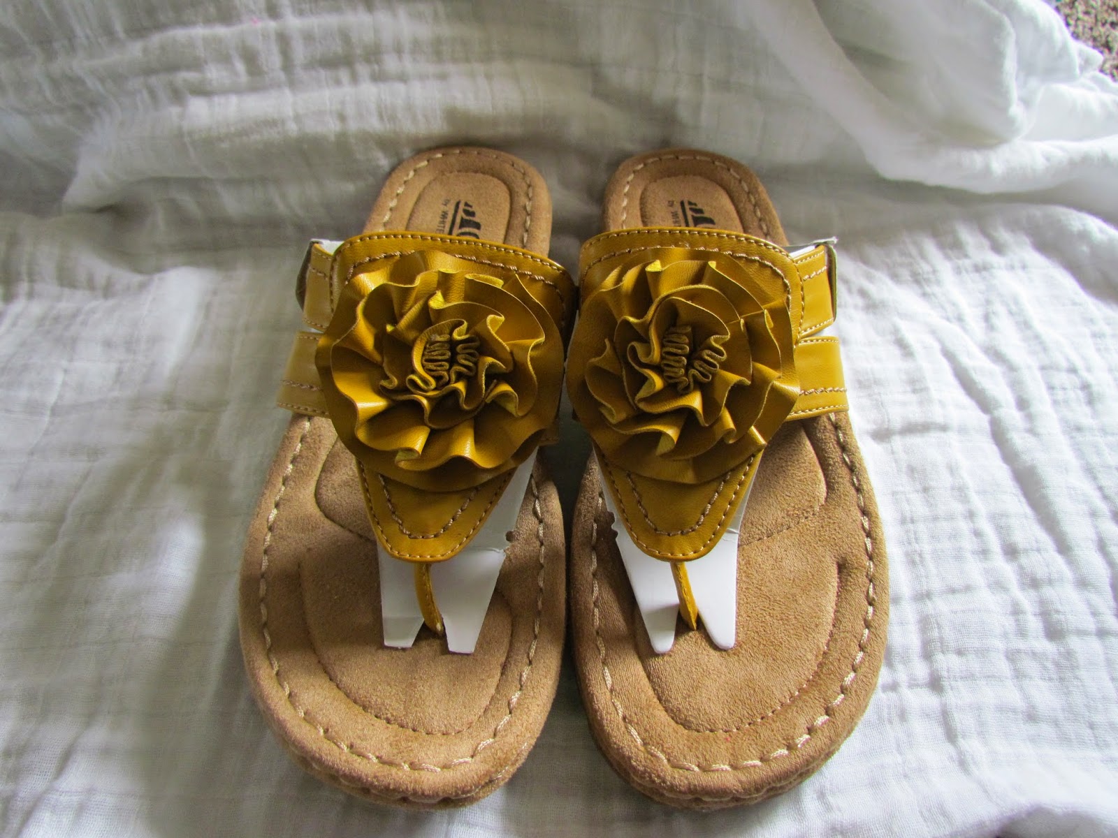 Mommy�s Favorite Things Cliffs Shoes Review &amp; Giveaway
