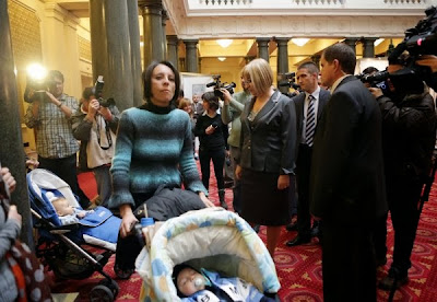 Бебета в парламента
