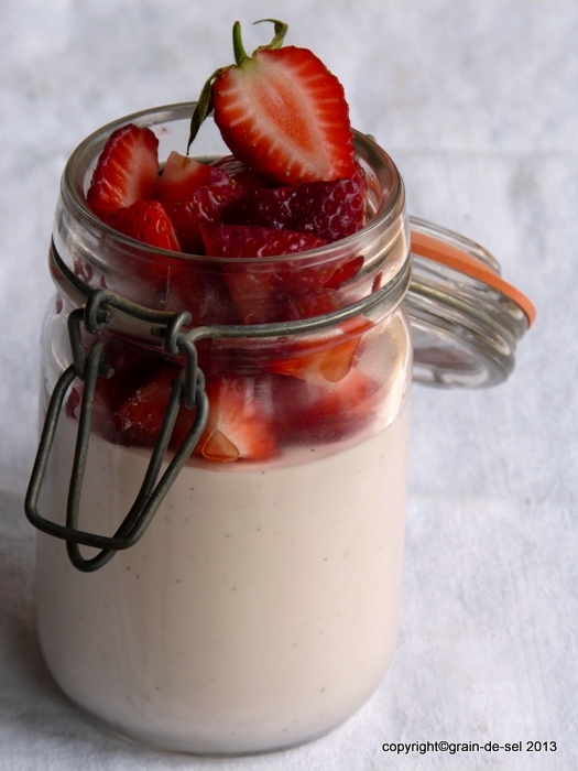 Frühlingsgefühle: Quarkcrème-Mousse mit Erdbeeren | Salzkorn – meine ...