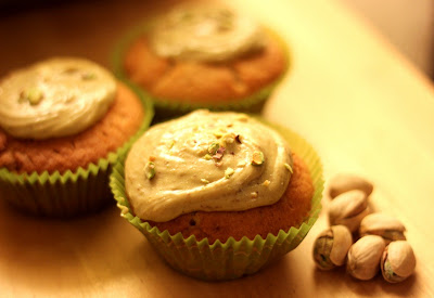 Let Her Eat Cake: White Chocolate Cupcakes and Pistachio Cream