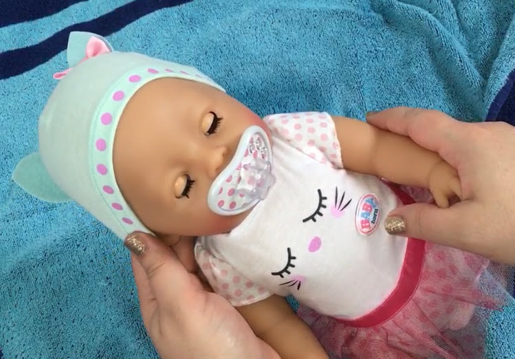 Fun with Baby Alive Our New Baby Born Doll and Bathtub