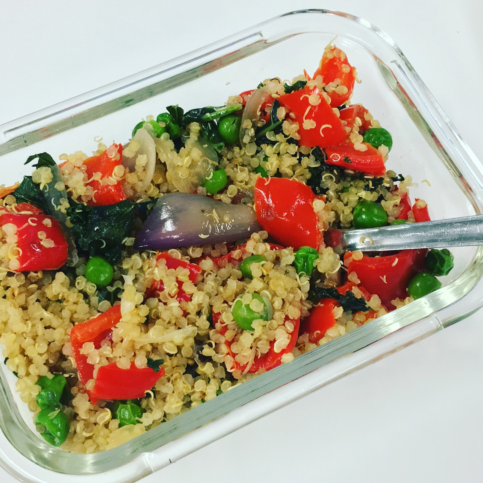 Quinoa salad with kale and peppers