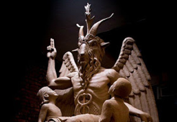 Έγιναν τα αποκαλυπτήρια του αγάλματος του Σατανά στο Ντιτρόιτ (video) 