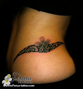 tatouage polynesien tiare point tattoo tortue et fleur tribal. La légende (tatouage polynesien de tiare avec du point)