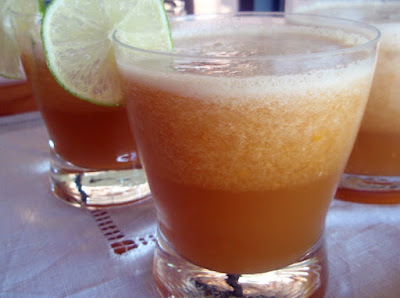 Batido de naranja, limón y mermelada de caqui