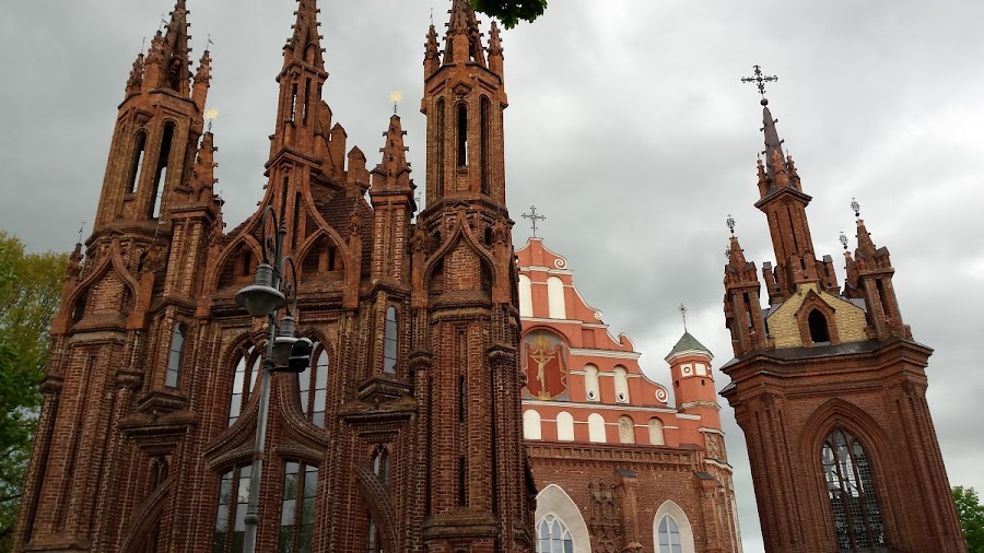 iglesia-santa-ana-iglesia-bernardinos-vilnius-lituania-enlacima