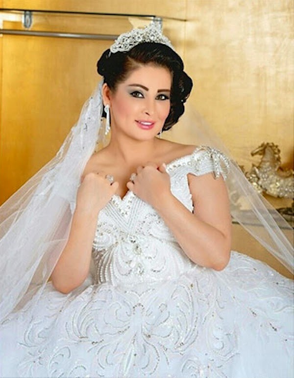 بالصور مروة محمد تتألق بفستان