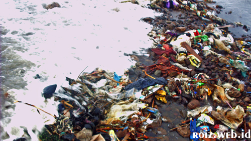 Sampahnya parah. Pantai maron, Pantai tersembunyi dekat bandara Semarang
